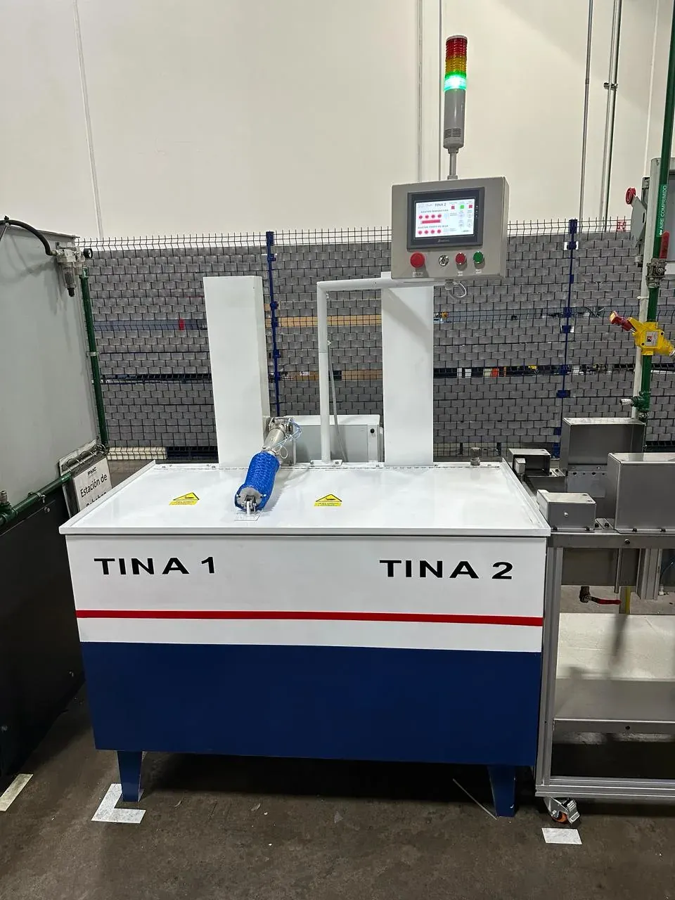 Estación de tinas con control HMI
