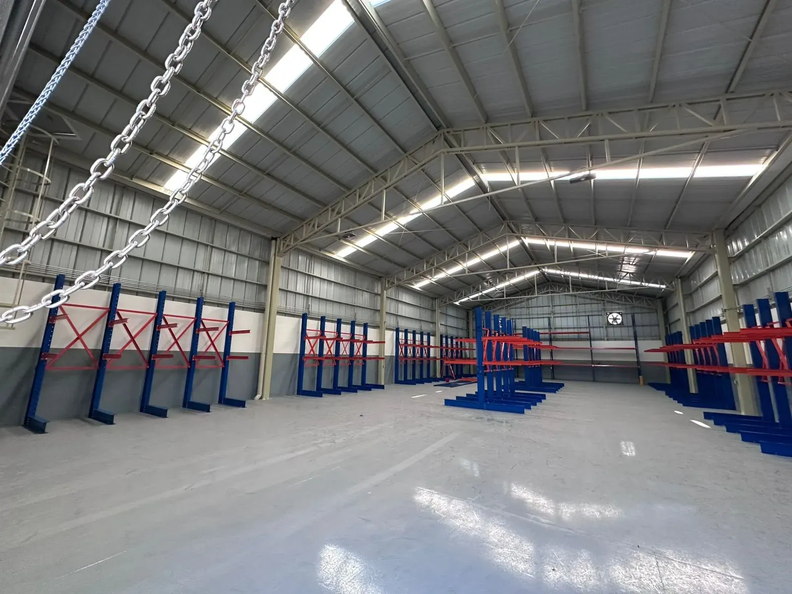 Racks cantiléver instalados